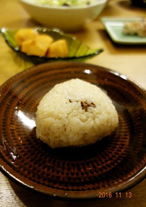 忍者めし風・肉入りおにぎり♪-レシピのメイン写真