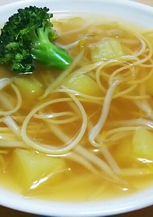 さつまいもともやしとブロッコリーのスープ-レシピのメイン写真