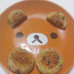 รูปของ 手づかみお焼き☆チーズ入りポテトコロッケ