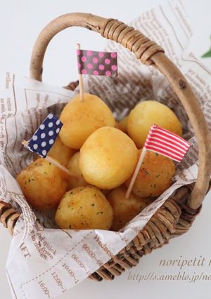 サクッもち♪コンソメ&チーズポテトボール-レシピのメイン写真