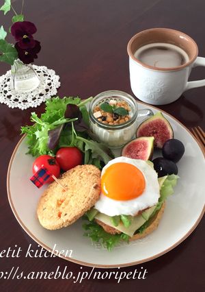 糖質オフ♡アボカドエッグがんもバーガー♡-レシピのメイン写真