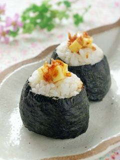 クセになる美味しさ♪チーズおかかおにぎり-レシピのメイン写真