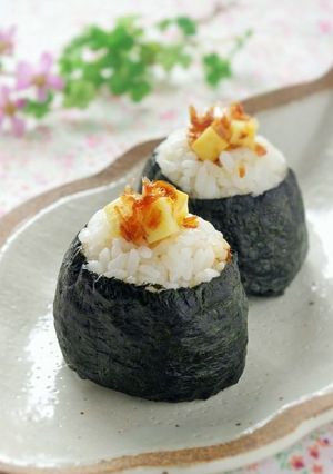 クセになる美味しさ♪チーズおかかおにぎり-レシピのメイン写真