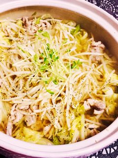 豚キャベもやしのニンニクバター鍋-レシピのメイン写真