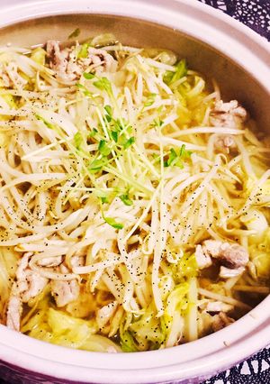 豚キャベもやしのニンニクバター鍋-レシピのメイン写真