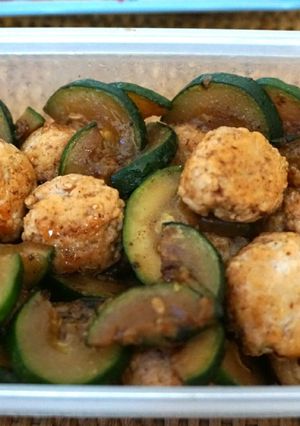 ズッキーニと鶏団子のイタリアン中華炒め☆-レシピのメイン写真