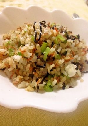 セロリと網海老のお手軽炒飯-レシピのメイン写真
