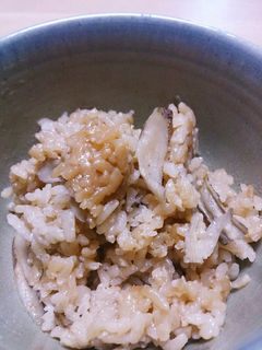 ダシ要らず!ごぼうの炊き込みご飯-レシピのメイン写真
