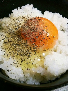 究極の卵かけご飯♥ブラックペッパー-レシピのメイン写真