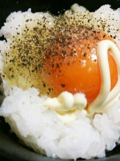 卵かけご飯❤究極黒胡椒マヨネーズめんつゆ-レシピのメイン写真