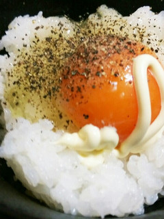 卵かけご飯❤究極黒胡椒マヨネーズめんつゆ-レシピのメイン写真