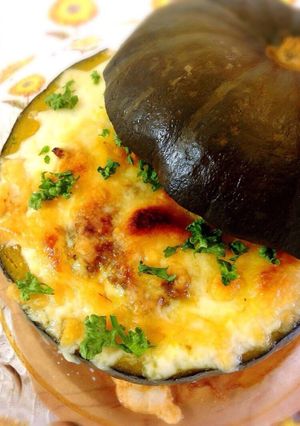 丸ごと南瓜のポークカレーグラタン-レシピのメイン写真