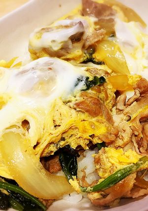 豚こまとほうれん草の卵とじ丼-レシピのメイン写真