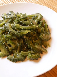 野菜ソムリエの作る★ゴーヤのゴマ風味炒め-レシピのメイン写真