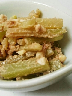 ブロッコリーの茎で!!味噌ごまクルミあえ-レシピのメイン写真