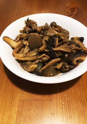 キノコが主役！簡単ガーリックバター醤油☆-レシピのメイン写真