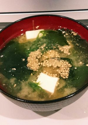 豆腐・ワカメ・水菜のゴマ入り味噌汁-レシピのメイン写真