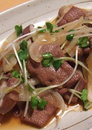 豚レバーと玉ねぎの甘辛サラダ-レシピのメイン写真