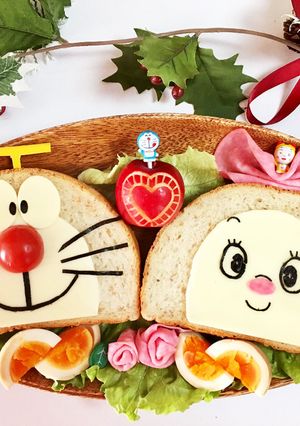 ドラえもんとドラミちゃんのデコ食パン-レシピのメイン写真