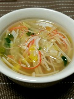 ダシダで簡単。白菜カニカマえのきスープ-レシピのメイン写真
