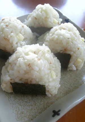 【梅こぶ茶de】おかかチーズ▲おにぎり▲-レシピのメイン写真