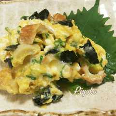 รูปของ お弁当にちくわチーズのスクランブルエッグ