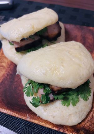 豚肉塩麹漬け焼きの中華蒸しパン挟み-レシピのメイン写真