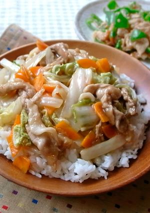 お手軽に！白菜＆人参＆豚コマの中華丼-レシピのメイン写真