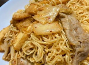 豚キムチ焼きそば　カップ焼きそばアレンジ-レシピのメイン写真