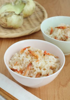 桜海老と新玉ねぎの炊きこみご飯-レシピのメイン写真