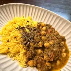 รูปของ ほうれん草しめじひよこ豆のスパイスカレー