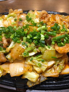 【居酒屋メニュー】ホルモン野菜辛味炒め-レシピのメイン写真