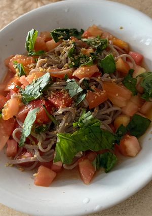 フレッシュトマトとバジルの冷たい蕎麦-レシピのメイン写真