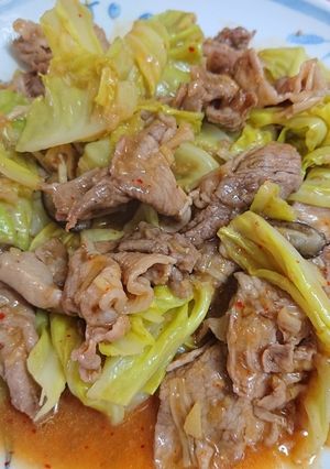 簡単。夕食！豚こま肉とキャベツ味噌炒め-レシピのメイン写真
