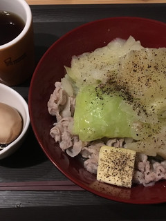 豚とキャベツとじゃがいもの塩バター鍋-レシピのメイン写真