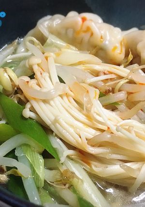 冬は節約鍋であったまろ！ぽかぽか餃子鍋-レシピのメイン写真