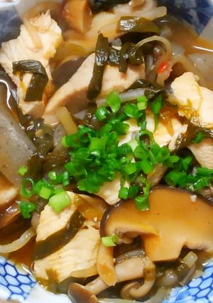鶏むね肉と蒟蒻とニラ もやしのピリ辛煮♡-レシピのメイン写真