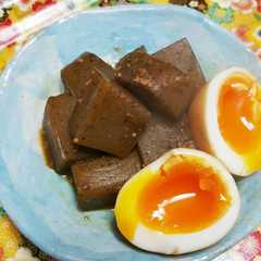 รูปของ こんにゃくと卵の味噌煮