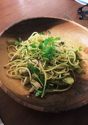 バジルと鶏肉と豆苗香る爽やかスパゲッティ-レシピのメイン写真