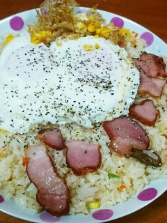 簡単!!!チーズ半熟目玉焼きエビピラフ-レシピのメイン写真