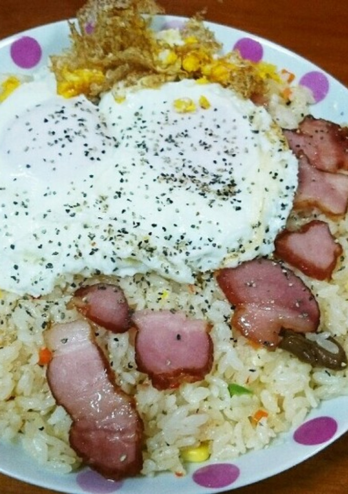 簡単！！！チーズ半熟目玉焼きエビピラフ-レシピのメイン写真