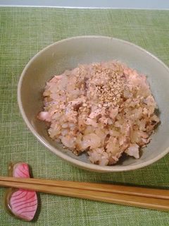 鮭と塩昆布の炊き込みご飯♪-レシピのメイン写真