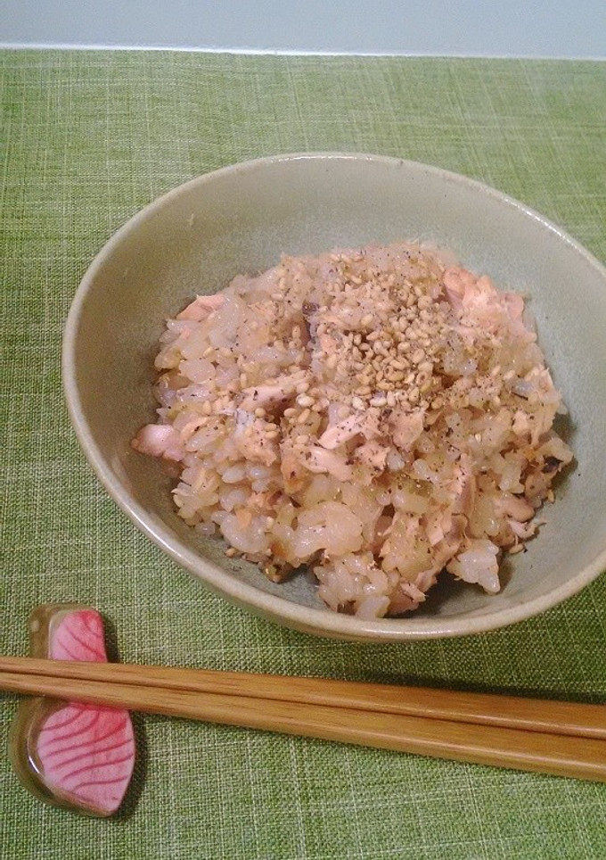 鮭と塩昆布の炊き込みご飯♪-レシピのメイン写真