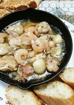 チキン海老のピリ辛スタミナアヒージョ-レシピのメイン写真