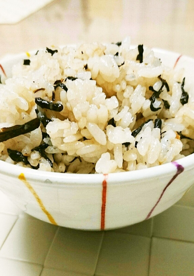 ひじきと梅の炊き込みご飯-レシピのメイン写真
