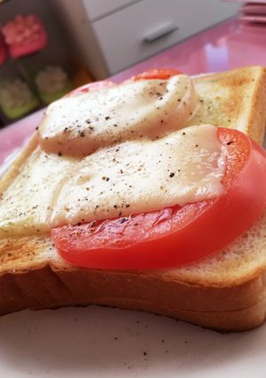 オリーブオイルで。簡単トマトトースト♪-レシピのメイン写真