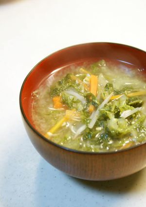 ごま油香る、白菜の外葉の味噌汁-レシピのメイン写真