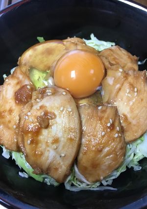ササっと美味い♪鶏胸肉の焼肉丼-レシピのメイン写真