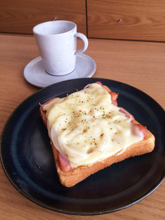 簡単☆生ハムチーズオニオン♡トースト-レシピのメイン写真