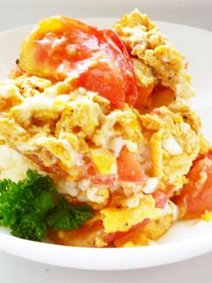 トマトと玉子の中華風炒め丼 トマたま丼-レシピのメイン写真